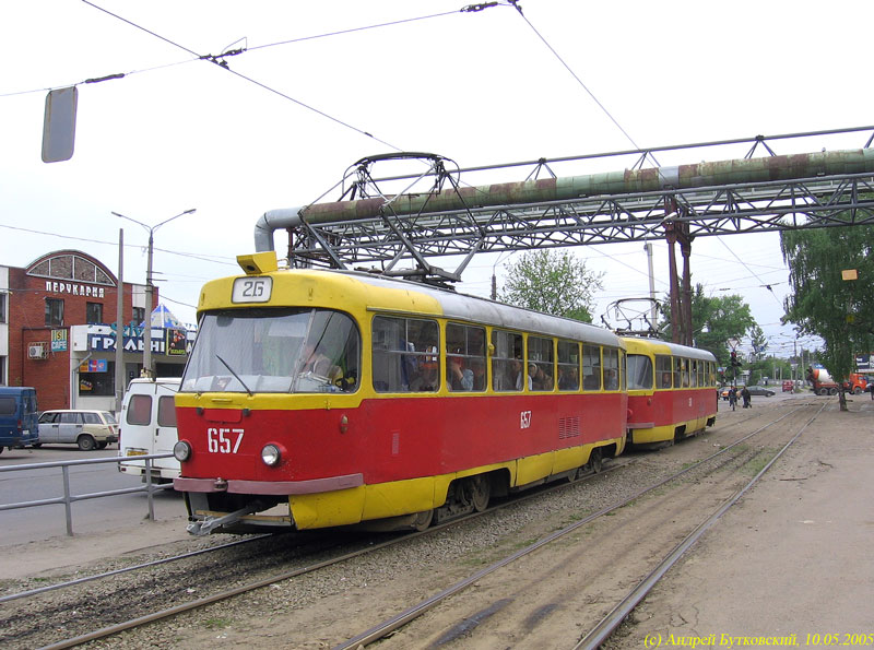 Tatra-T3SU #657-658 26-го маршрута на улице Шевченко возле станции метро "Киевская"