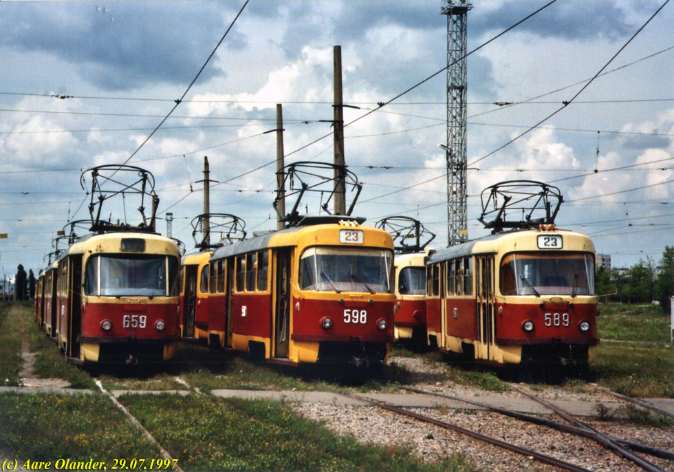 Tatra-T3SU ## 659-660, 598-599-600 и 589-590-591 в открытом парке Салтовского трамвайного депо