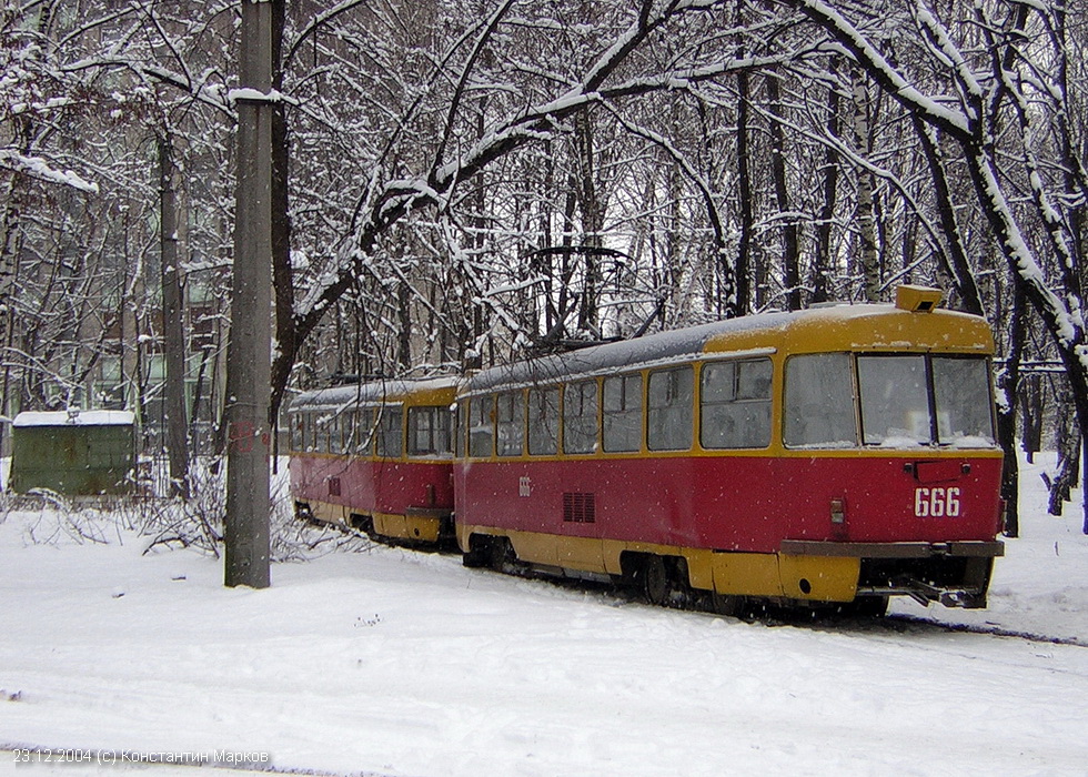 Tatra-T3SU #665-666 26-го маршрута на техническом кольце конечной станции "Парк им. Горького"