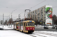 Tatra-T3SU #676-677 23-го маршрута на проспекте Тракторостроителей пересекает улицу Героев труда