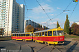 Tatra-T3SU #676-677 6-го маршрута поворачивает с проспекта Тракторостроителей на улицу Героев труда