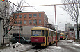 Tatra-T3SU #685-686 26-го маршрута на улице Смольной въезжает на территорию Салтовского трамвайного депо