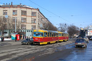 Tatra-T3SU #733-738 27-го маршрута в начале улицы Кирова
