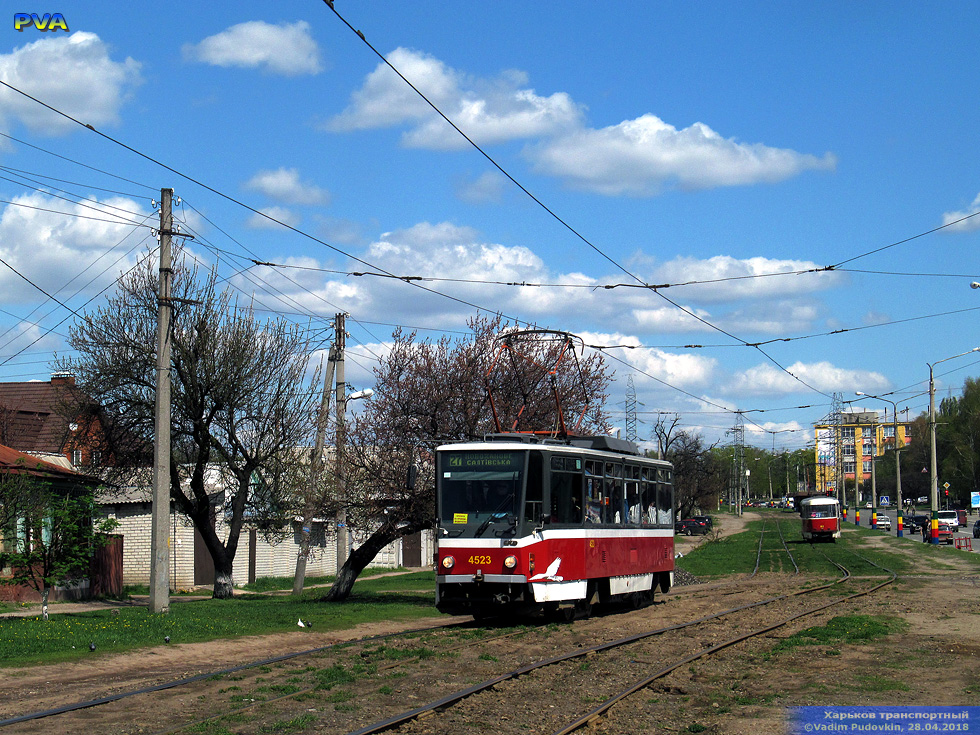 Tatra-T6A5 #4523 27-го маршрута на улице Академика Павлова возле Никоновского переулка