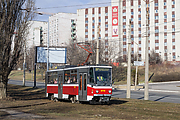 Tatra-T6A5 #8716 20-го маршруту на вулиці Клочківській біля р/к "Вулиця Новгородська"