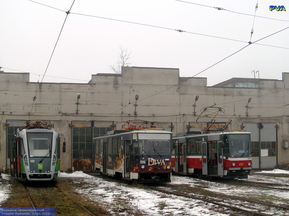 Т3-ВПНП #585, Tatra-T6B5 #4521 и Tatra-T6A5 #4520 в Салтовском трамвайном депо возле производственного корпуса