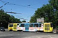 Tatra-T6B5 #4527-4528 5-го маршрута поворачивает с Московского проспекта на улицу Академика Павлова