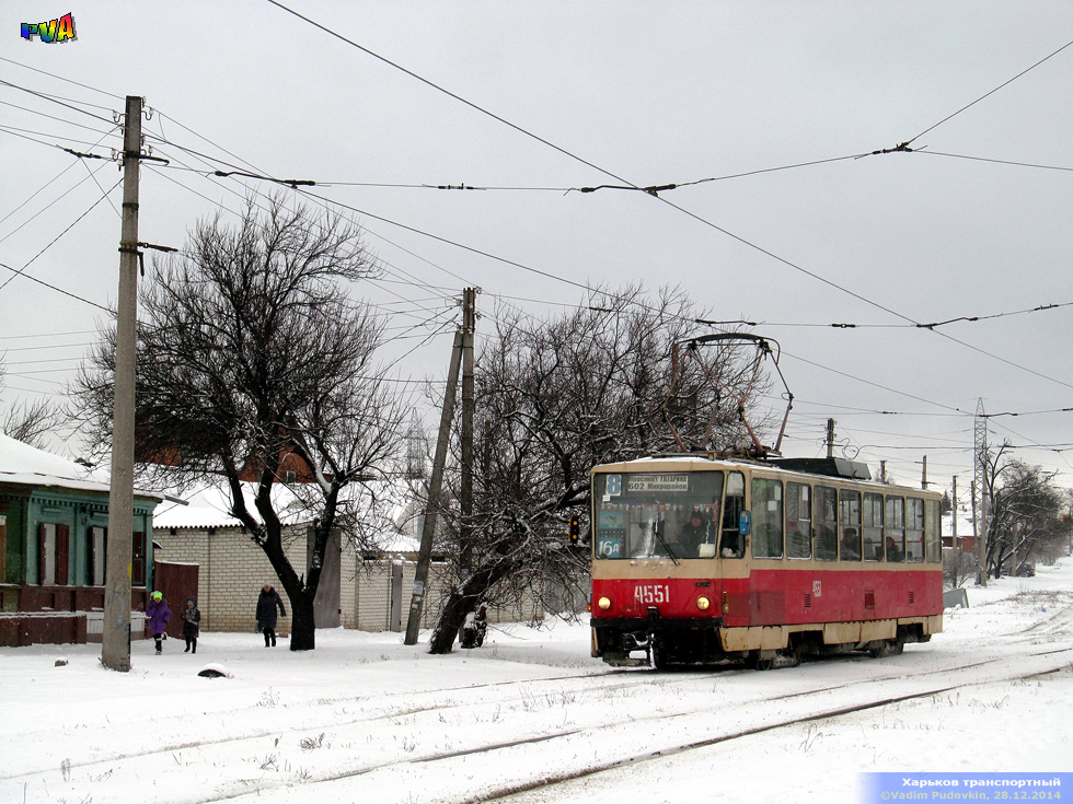 Tatra-T6B5 #4551 8-го маршрута на улице Академика Павлова подъзжает к остановке "Сабурова дача"