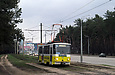 Tatra-T6B5 #4566 16-го маршрута на улице Героев труда перед отправлением от остановки "Сосновый бор"