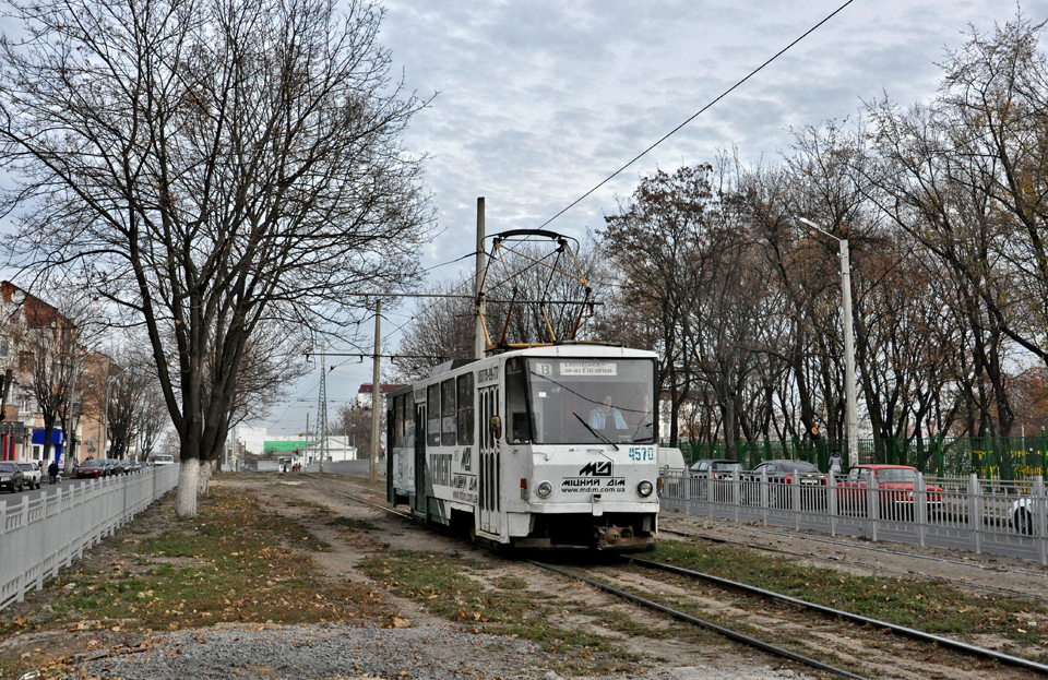 Tatra-T6B5 #4570 8-го маршрута на площади Восстания