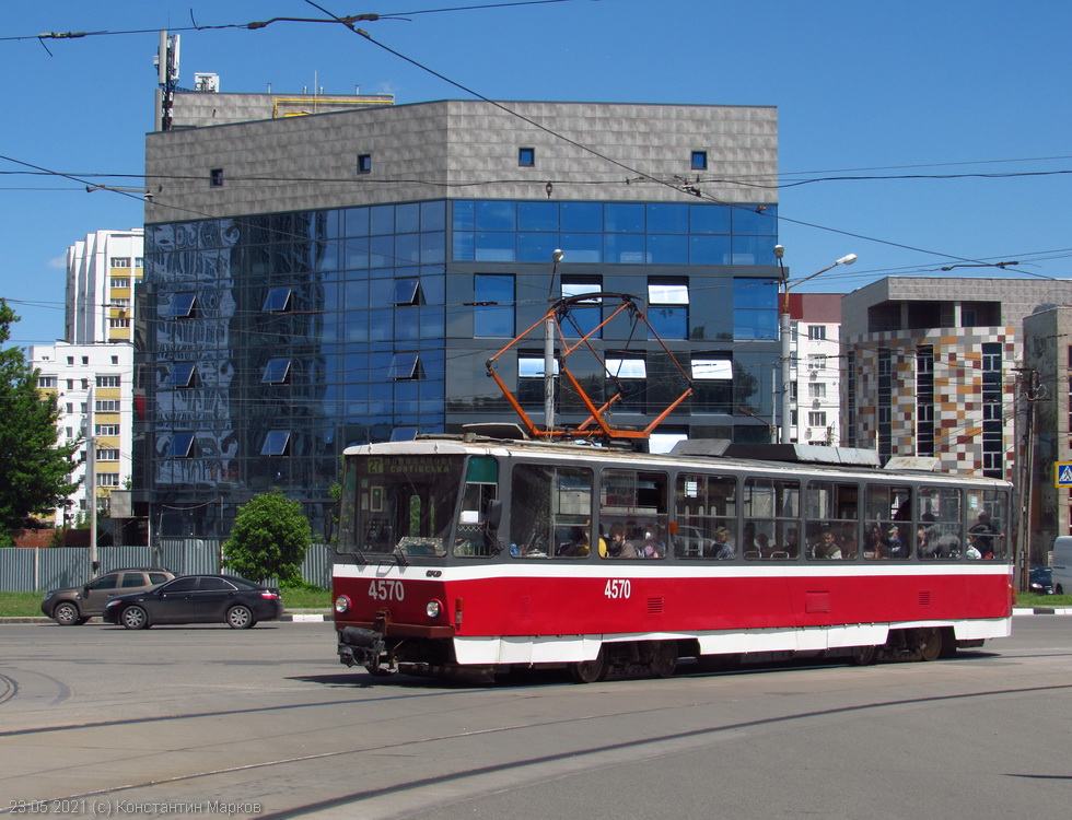 Tatra-T6B5 #4570 27-го маршрута на площади Защитников Украины