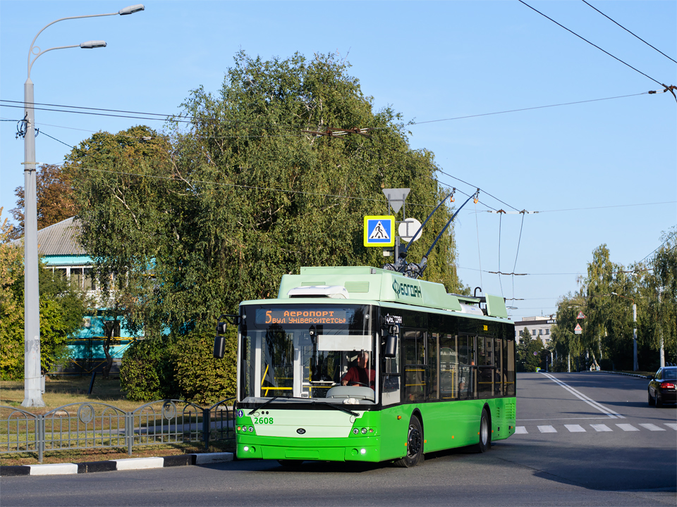 Богдан-Т70117 #2608 5-го машрута поворачивает с Аэрофлотской улицы на проспект Гагарина