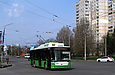 Богдан-Т70117 #2646 19-го маршрута на Юбилейном проспекте пересекает улицу Гвардейцев-Широнинцев