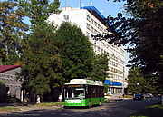 Богдан-Т70117 #2651 11-го маршрута на Ново-Баварском проспекте возле перекрестка с проспектом Дзюбы