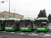 Богдан-Т70117 #3602, #3603 и #3604 на площади Конституции возле Исторического музея