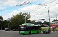 Богдан-Т70117 #3605 56-го маршрута поворачивает с улицы Валентиновской на улицу Гвардейцев-Широнинцев