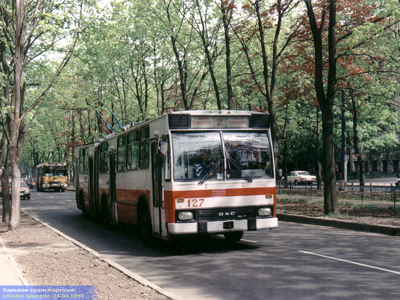 DAC-217E #127 2-го маршрута на проспекте Ленина между улицей Чичибабина и проспектом Правды