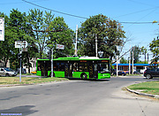 ЛАЗ-Е183А1 #2104 3-го маршрута поворачивает с Московского проспекта на бульвар Богдана Хмельницкого