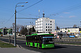 ЛАЗ-Е183А1 #2104 6-го маршрута на проспекте Гагарина подъезжает к остановке "Улица Сидоренковская"