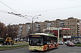 ЛАЗ-Е183А1 #2106 5-го маршрута на круговой развязке улицы Гамарника и Красношкольной набережной