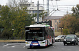 ЛАЗ-Е183А1 #2106 6-го маршрута на круговой развязке улицы Гамариника и Красношкольной набережной