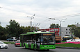 ЛАЗ-Е183А1 #2109 6-го маршрута на круговой развязке Красношкольной набережной и улицы Вернадского