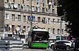 ЛАЗ-Е183А1 #2109 12-го маршрута выезжает из Армянского переулка на Павловскую площадь