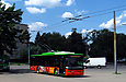 ЛАЗ-Е183А1 #2110 19-го маршрута разворачивается на конечной станции "Парк "Зустрiч"