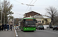 ЛАЗ-Е183А1 #2110 6-го маршрута на улице Гамарника следует по Подольскому мосту