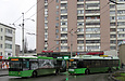 ЛАЗ-Е183А1 #2110 и Богдан-Т70117 #2626 35-го маршрута разворачиваются на конечной "Улица Одесская"