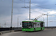 ЛАЗ-Е183А1 #2110 31-го маршрута спускается по развязке Коммунального путепровода