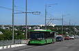 ЛАЗ-Е183А1 #2110 31-го маршрута на проспекте Льва Ландау следует по Коммунальному путепроводу