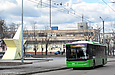 ЛАЗ-Е183А1 #3402 13-го маршрута на улице Харьковских дивизий выполняет посадку пассажиров на одноименной остановке