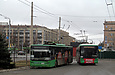 ЛАЗ-Е183А1 #3407 17-го маршрута и #3402 2-го маршрута на конечной "Станция метро "Научная"
