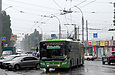 ЛАЗ-Е301D1 #2202 1-го маршрута на проспекте Героев Сталинграда выезжает с разворотного круга "Микрорайон 28"