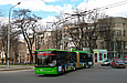 ЛАЗ-Е301D1 #2206 поворачивает с проспекта Ленина на проспект Правды