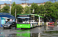 ЛАЗ-Е301D1 #2208 1-го маршрута высаживает пассажиров на конечной "Станция метро "Маршала Жукова"