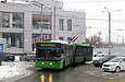 ЛАЗ-Е301D1 #2225 1-го маршрута разворачивается на конечной "Станция метро "Дворец спорта"