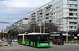ЛАЗ-Е301D1 #3201 34-го маршрута на улице Валентиновской пересекает улицу Гвардейцев-Широнинцев