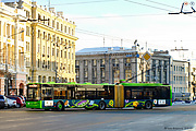 ЛАЗ-Е301D1 #3202 поворачивает со Спартаковского переулка на площадь Конституции
