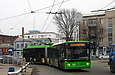 ЛАЗ-Е301D1 #3203 2-го маршрута поворачивает с площади Восстания на улицу Броненосца Потемкин