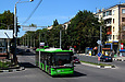 ЛАЗ-Е301D1 #3203 2-го маршрута на проспекте Ленина пересекает улицу Отакара Яроша
