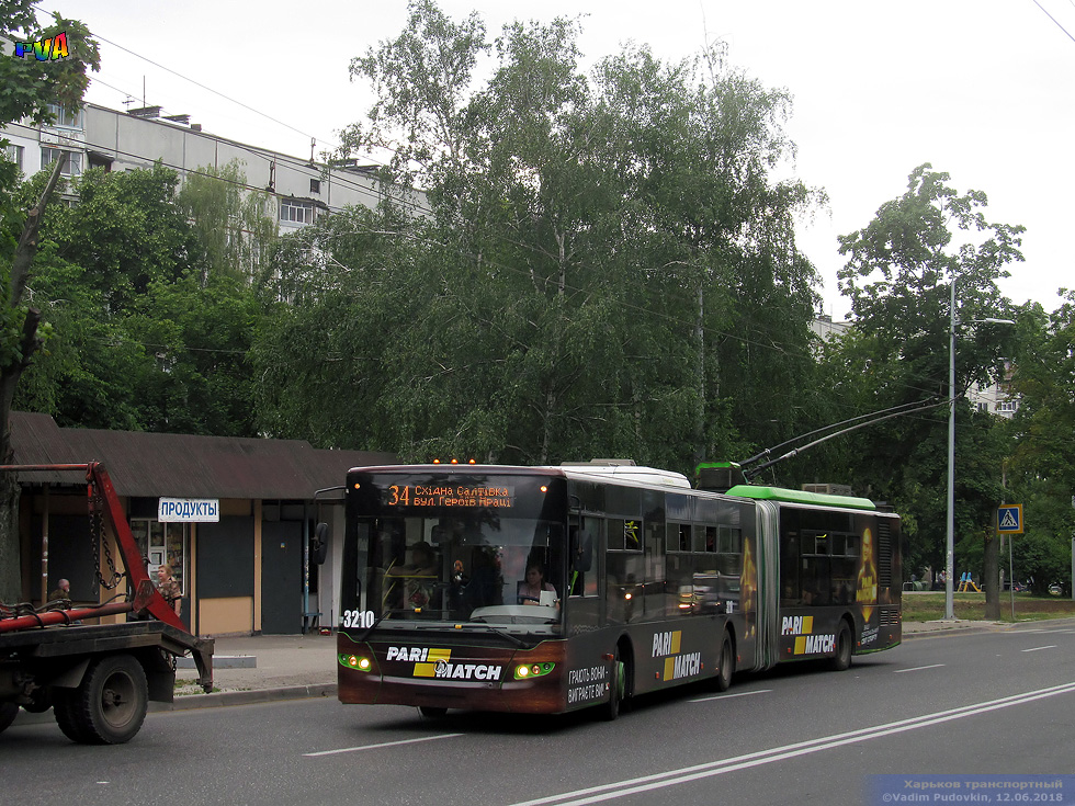 ЛАЗ-Е301D1 #3210 34-го маршрута на улице Валентиновской отправляется от остановки "Микрорайон 520"