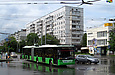 ЛАЗ-Е301D1 #3213 34-го маршрута на улице Валентиновской пересекает улицу Гвардейцев-Широнинцев