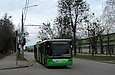 ЛАЗ-Е301D1 #3217 7-го маршрута на бульваре Богдана Хмельницкого пересекает улицу Маршала Рыбалко