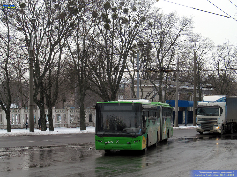 ЛАЗ-Е301D1 #3222 24-го маршрута поворачивает с Московского проспекта на Лосевский путепровод