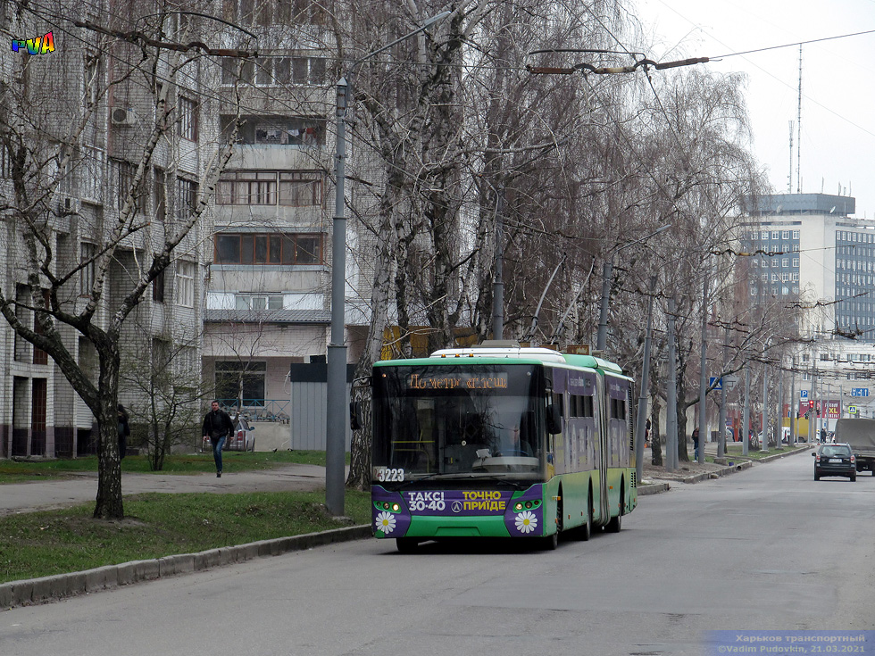 ЛАЗ-Е301D1 #3223 24-го маршрута на улице Броненосца "Потемкин" возле улицы Фесенковской