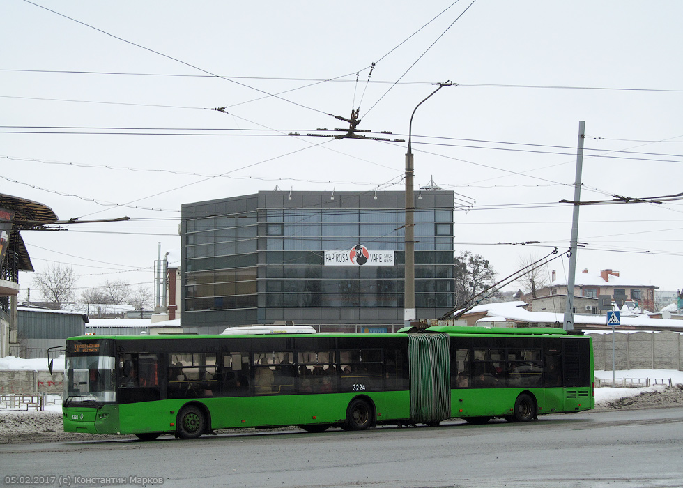 ЛАЗ-Е301D1 #3224 24-го маршрута на проспекте Юбилейном на перекрестке с проспектом Льва Ландау