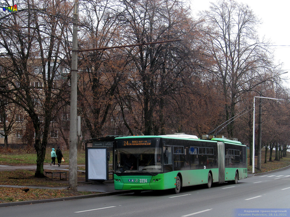 ЛАЗ-Е301D1 #3224 24-го маршрута на Юбилейном проспекте перед отправлением от остановки "Салтовский РЭС"