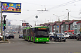 ЛАЗ-Е301D1 #3225 24-го маршрута на проспекте Юбилейном выезжает на перекрёсток с улицей Академика Павлова
